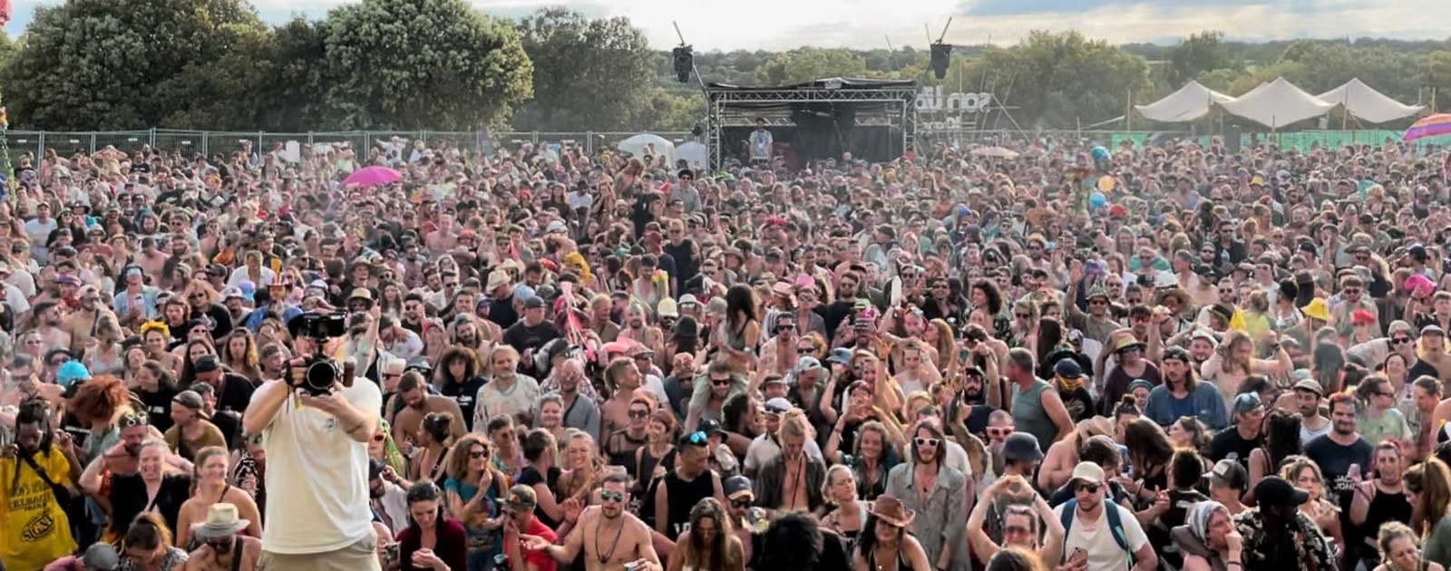 Son Libre 2024 crowd seen from the DJ booth